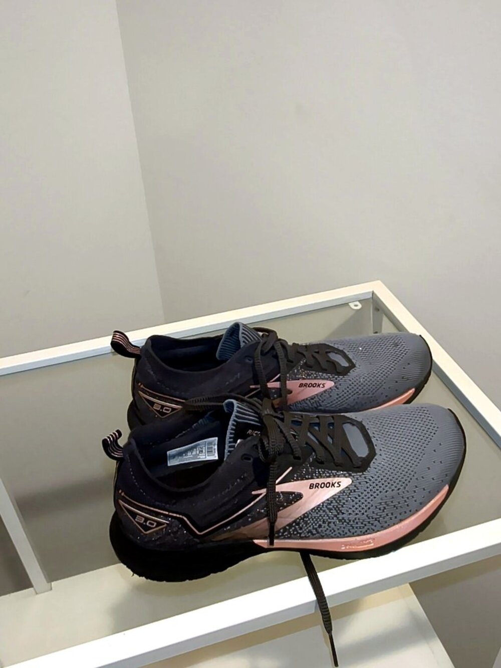 Brooks Ricochet 3 Women's Running Shoes Grey/Pink - US 9